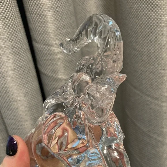 SOLD Glass Elephant Statue - Good Luck Elephant - Glass Elephant Figurine - Picture 4 of 12